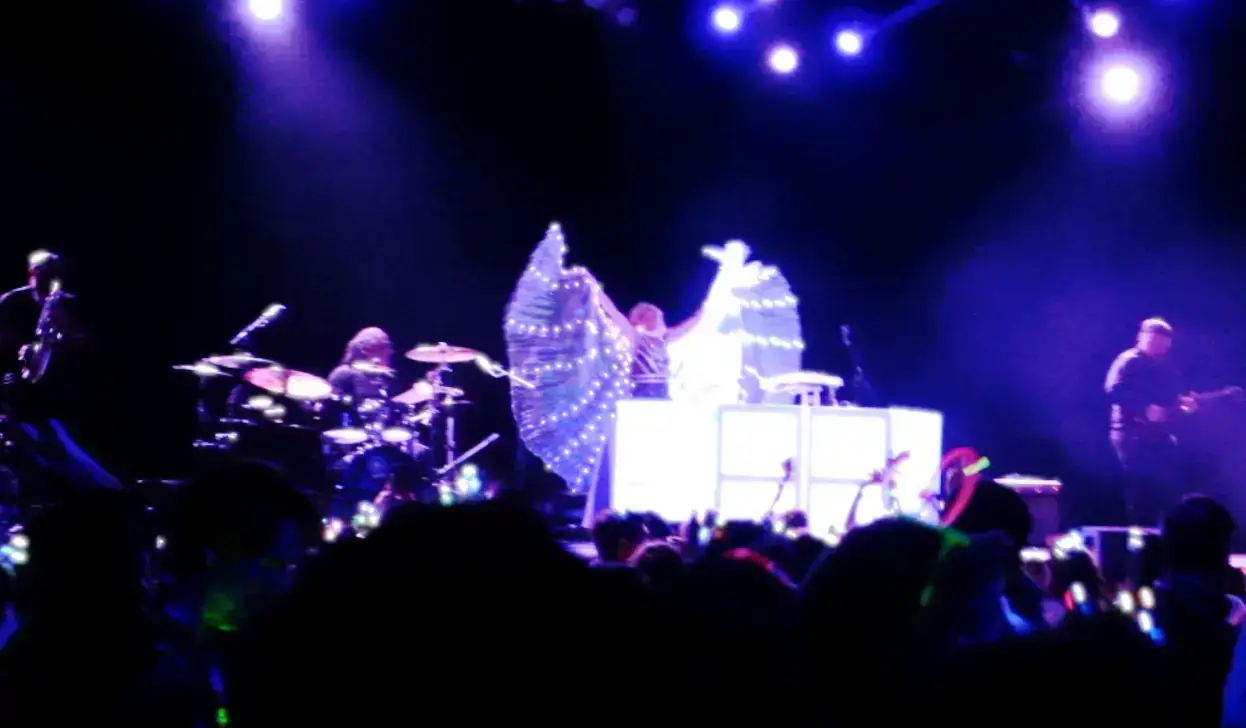 Blonde female DJ DeeJay Shelly performing with John “Sax” Williams and guitarist Raymond Paul at the Fillmore Philadelphia also known as the Fillmore Philly